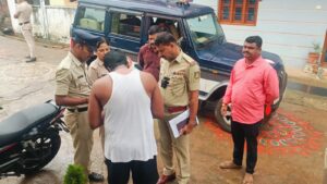 ರೌಡಿಶೀಟರ್‌ಗಳು, ಅಕ್ರಮ ಬಡ್ಡಿ ದಂಧೆಕೋರರ ಮನೆಗಳ ಮೇಲೆ ದಾಳಿ