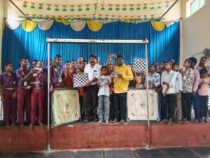 ಹಾಸ್ಟೆಲ್ ಮಕ್ಕಳ ಮುಖದಲ್ಲಿ ನಗು ತಂದ ಶಿಕ್ಷಕ ವಿಕ್ರಾಂತ ತಾಂಡೇಲ್