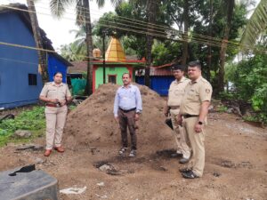 ಕಾಳಿ ನದಿ ದಡದ ಮರಳು ಅಡ್ಡೆಯ ಮೇಲೆ ಅಧಿಕಾರಿಗಳ ದಾಳಿ: ಮರಳು ಜಪ್ತಿ!