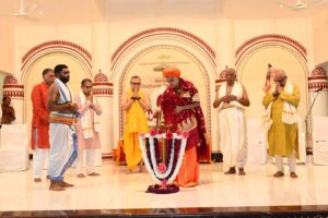 ದೇವರನ್ನು ಒಲಿಸಿಕೊಳ್ಳಲು ಸಂಪತ್ತಿಗಿಂತ ಶುದ್ಧ ಭಕ್ತಿಯೇ ಮುಖ್ಯ: ಶ್ರೀಮದ್ ವಿದ್ಯಾಧೀಶ ತೀರ್ಥ