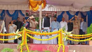 ಸಂಭ್ರಮದ 80ನೇ ಸ್ವಾತಂತ್ರ್ಯ ದಿನಾಚರಣೆ: ಸಚಿವ ಲಕ್ಷ್ಮಣ ಸವದಿ ಅವರಿಂದ ಧ್ವಜಾರೋಹಣ