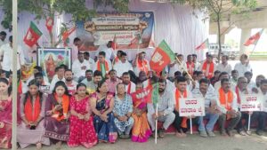 ನಾಗೇಂದ್ರಗೆ ಮತ್ತೆ ಸಚಿವ ಸ್ಥಾನ ಬಿಜೆಪಿ ಖಂಡನೆ:ಡಿಸಿ ಕಚೇರಿ ಬಳಿ ಪ್ರತಿಭಟನೆ