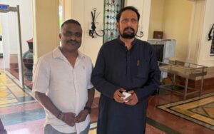 ಕೇರವಡಿ-ಮಲ್ಲಾಪುರ ರಸ್ತೆ ದುರಸ್ತಿಗೆ ಆಗ್ರಹಿಸಿ ಸಚಿವ ಲಕ್ಷ್ಮಣ ಸವದಿ ಅವರಿಗೆ ಕಾಂಗ್ರೆಸ್ ಮುಖಂಡ ಘನಶ್ಯಾಮ ಬಾಂದೇಕರ ಮನವಿ