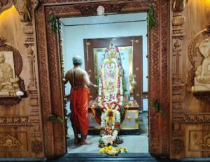 ಜಿ.ಟಿ. ನಾಯ್ಕ್ ಜಿಲ್ಲಾ ಕಾಂಗ್ರೆಸ್ ಅಧ್ಯಕ್ಷರಾಗಿ ನೇಮಕ: ಶ್ರೀ ರಾಘವೇಂದ್ರ ಮಠದಲ್ಲಿ ವಿಶೇಷ ಪೂಜೆ ಸಲ್ಲಿಸಿದ ಪವನ್ ನಾಯ್ಕ್