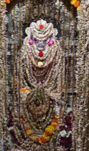 ಲಕ್ಷ ಜಾಜಿಹೂವಿನ ಅಲಂಕಾರದಲ್ಲಿ ಕಂಗೊಳಿಸಿದ ದೇವಾಲಯ