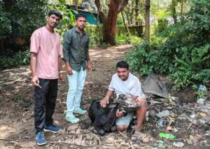 ಪ್ಲಾಸ್ಟಿಕ್ ತ್ಯಾಜ್ಯ ತಿಂದು ಅಸ್ವಸ್ಥಗೊಂಡ ಆಕಳಿಗೆ ರಾಜೇಶ್ ಬಾಡಕರ ಆಸರೆ: ಪಶು ಆಂಬುಲೆನ್ಸ್ ಕರೆಸಿ ಚಿಕಿತ್ಸೆ