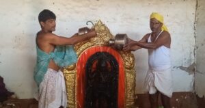 ಮಳೆಗಾಗಿ ದೇವರಿಗೆ ಜಲಧಾರೆ!